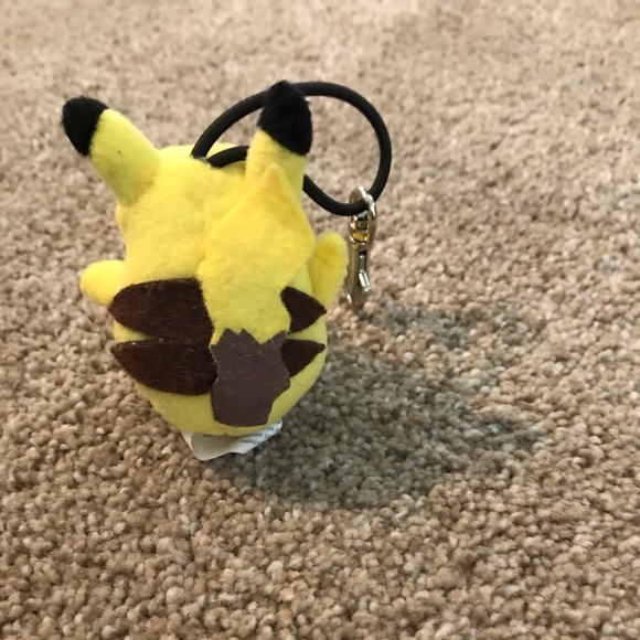 Pikachu Nintendo Hasbro book bag charm 1999 - Picture 2 of 2